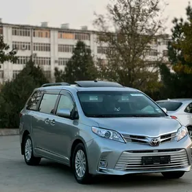 Toyota Sienna 2017