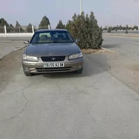 Toyota Camry 1999