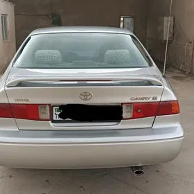 Toyota Camry 2001