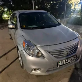 Nissan Versa 2011