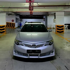 Toyota Camry 2014