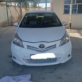 Toyota Yaris 2013