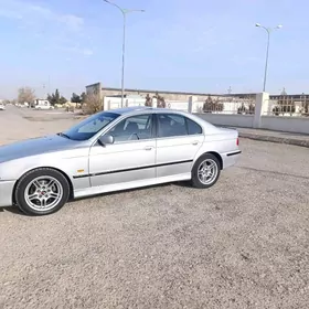 BMW E39 2000