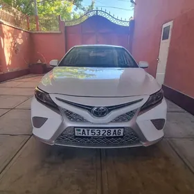 Toyota Camry 2018