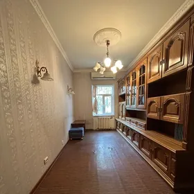 Kalinina-Mopra, 3 komnat