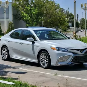 Toyota Camry 2021