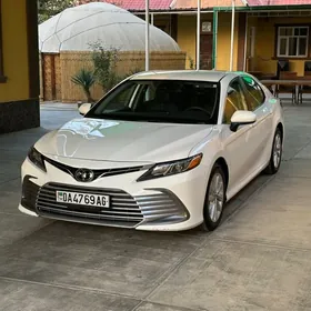 Toyota Camry 2021