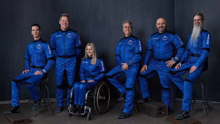 Blue Origin впервые в истории отправит в космос человека на инвалидной коляске