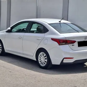 Hyundai Accent 2022