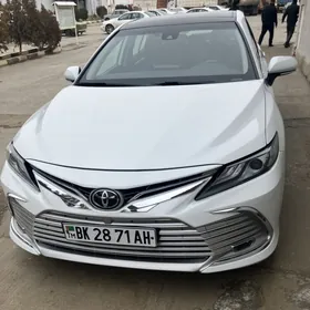 Toyota Camry 2021