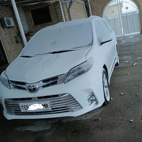 Toyota Sienna 2017