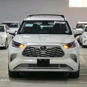 Toyota Highlander 2021