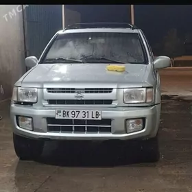 Nissan Pathfinder 1999