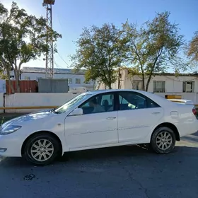Toyota Camry 2004