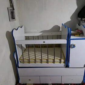 кровать kravat