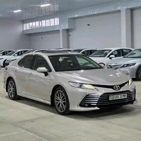 Toyota Camry 2021
