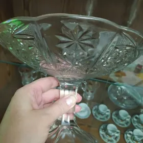 Ваза на ножке