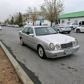 Mercedes-Benz W212 1996
