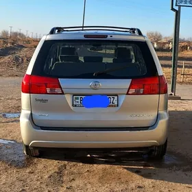 Toyota Sienna 2003