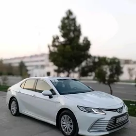 Toyota Camry Hybrid 2021