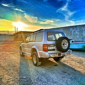 Mitsubishi Pajero 1996