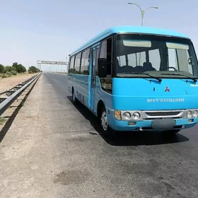 Mitsubishi Rosa 2004