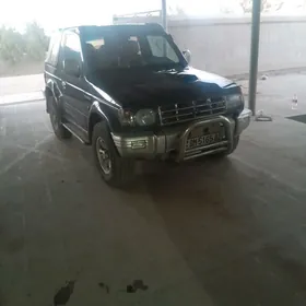 Mitsubishi Pajero 1993