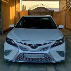 Toyota Camry 2020