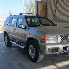 Nissan Pathfinder 1999