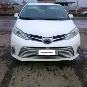 Toyota Sienna 2018