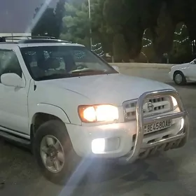 Nissan Pathfinder 2001