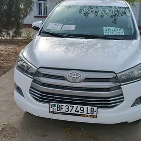 Toyota Innova 2020