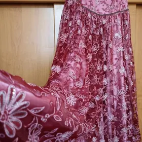 Вечернее платье