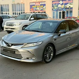 Toyota Camry 2020