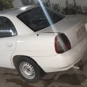 Daewoo Nubira 1998
