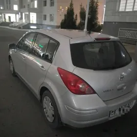 Nissan Versa 2010