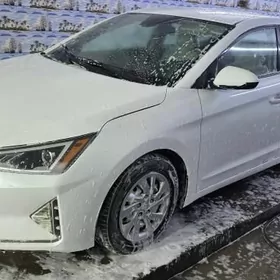 Hyundai Elantra 2020