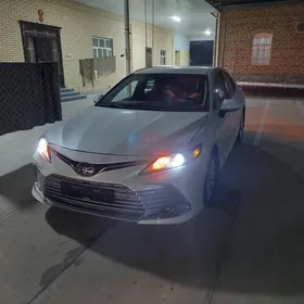 Toyota Camry 2020