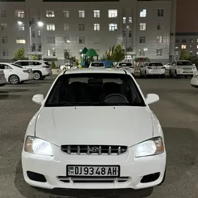 Hyundai Accent 2001