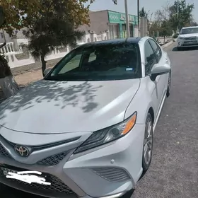 Toyota Camry 2021