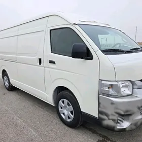 Toyota Hiace 2025