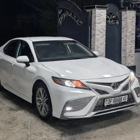 Toyota Camry 2022