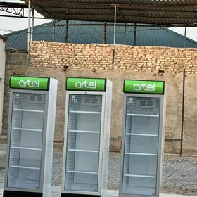 Witrina haladilnik Artel holod