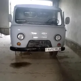 UAZ 452 1989