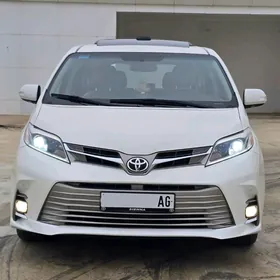 Toyota Sienna 2019