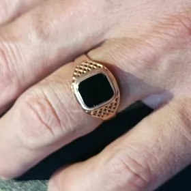 Mujeskoy Rossiyskiy uzuk.