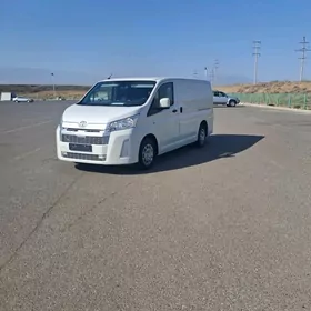Toyota Hiace 2021