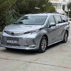 Toyota Sienna 2022