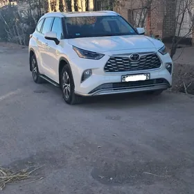 Toyota Highlander 2020