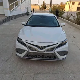 Toyota Camry 2022